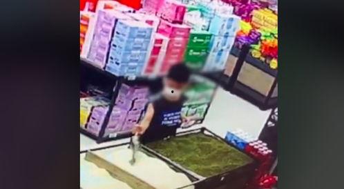 网友爆料超市视频真实,网友爆料惊人一幕,真相令人震惊!  第3张 网友爆料超市视频真实,网友爆料惊人一幕,真相令人震惊!  第3张