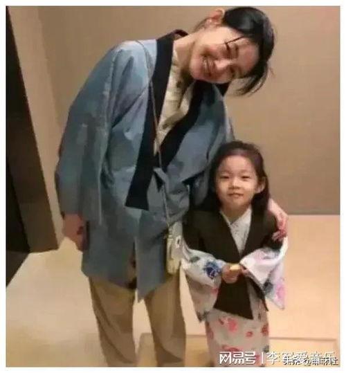 吃瓜娱乐圈小花,揭秘幕后故事与情感纠葛  第2张 吃瓜娱乐圈小花,揭秘幕后故事与情感纠葛  第2张